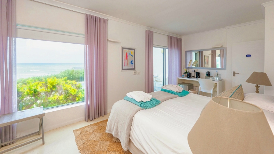 6 Bedroom Property for Sale in Agulhas Western Cape